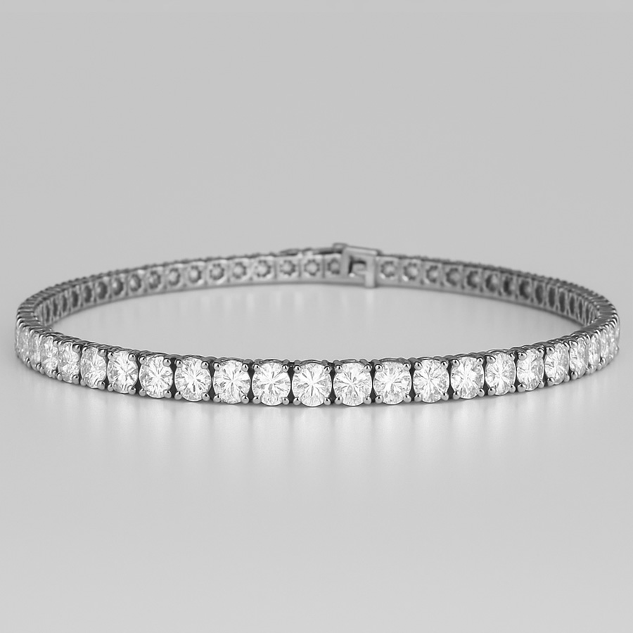 14K White Gold Tennis Bracelet set with 15 Carat Round Natural